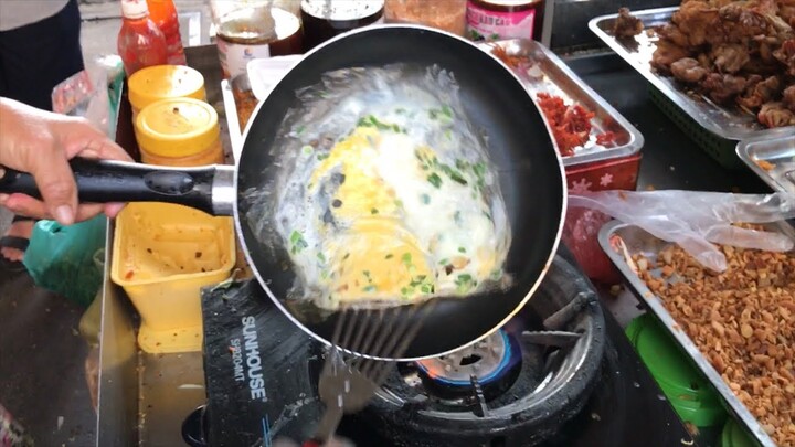 Món Trứng Cuộn Tóp Mỡ độc quyền ở Sài Gòn giúp dì Đường bán không nghỉ tay