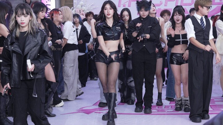 [Layar Lanskap · 8K] 10.01.2026 Menari dengan “Like A Cat” · Roadshow BZ di Chengdu · COSMO