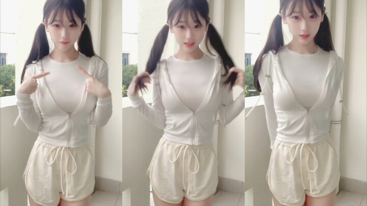 ตอนแรกคุณดูเหมือนแบบนี้ OvO แต่แล้วฉันก็เห็นว่าคุณกลายเป็น ♡v♡