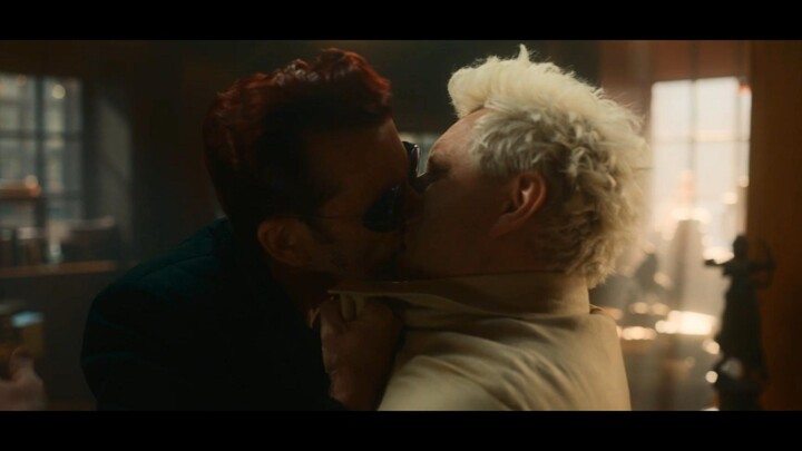 After waiting for two seasons, the two of them finally kissed.