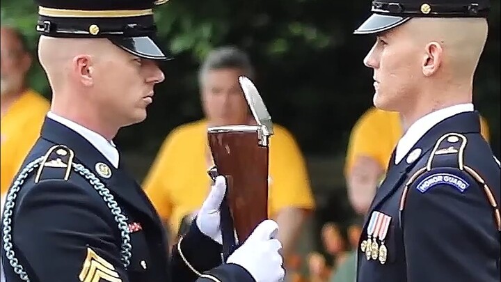 قالت مصادر إنهم ما زالوا يحققون في تلك البندقية.