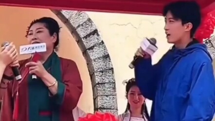 22-year-old girl on a blind date with a 28-year-old male model: “If you’re with me, don’t look for a