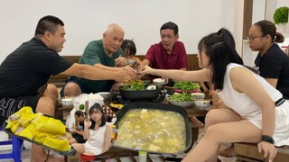 Lẩu Gà Rượu Nếp cùng Người Đẹp