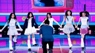 What an amazing camera work! At first glance, the moves seem pretty ordinary, but once you see the c