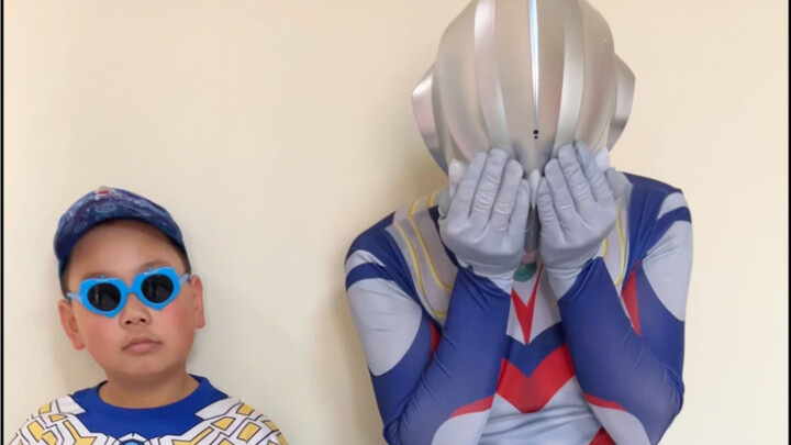 Ultraman Tiga berubah menjadi monster!