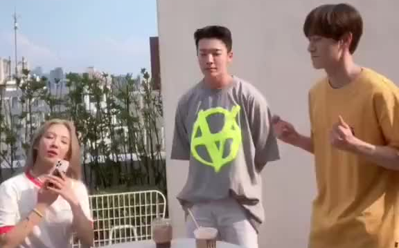 Donghae & Eunhyuk thử thách với ca khúc mới “Second” của Hyoyeon, lại thêm một màn kết hợp tuyệt đẹp