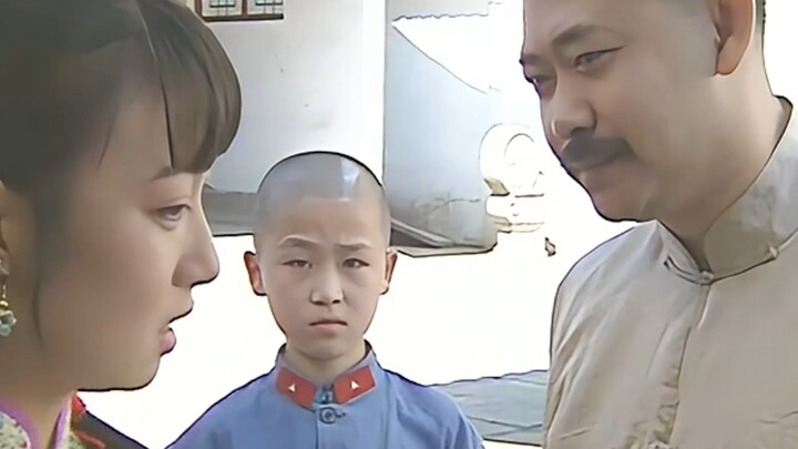 Seorang pria jatuh cinta pada pelayan perempuan dan ingin menikahinya sebagai selir keempat.