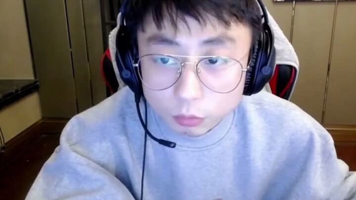 พี่คริสตัล: ผมหวังว่าผู้บริหารระดับสูงของ WWE จะยอมยกเข็มขัดแชมป์ให้ผม