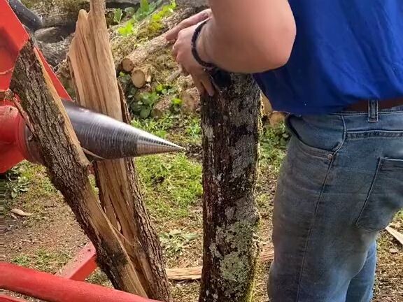 It looks very dangerous, but in reality, it’s not safe at all.