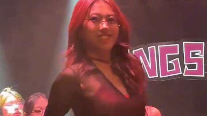 【AOA】 Secara acak memikat seorang mahasiswi! ! Rok mini rok pendek road show Shin Hye sangat cocok u