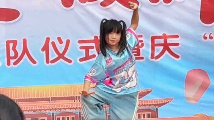 Buổi biểu diễn ngày Quốc tế Thiếu nhi của nhóm Kpop lớp 2, BOOMPALA, LE SSERAFIM