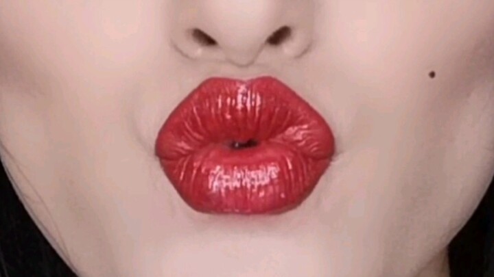 Bergaya seenaknya cuma demi beberapa foto itu!