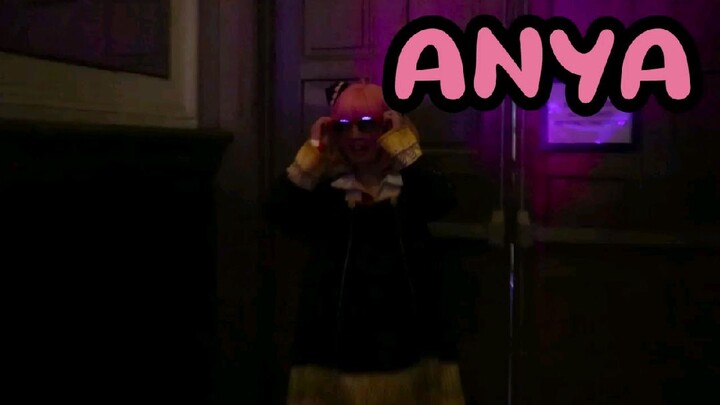 VẪN LÀ ANYA NHƯNG NÓ LẠ LẮM!