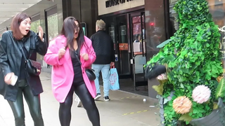 เสียงกรีดร้องที่ตลกที่สุดพร้อมปฏิกิริยาตอบสนองที่บ้าคลั่งที่สุดเท่าที่เคยมีมา บุชแมนเล่นพิเรนทร์