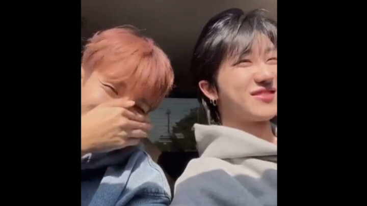 You sure know how to spoil! No wonder Jianbao was smiling nervously!