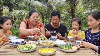 Hết Nồi Cơm Với Tô Mắm Chưng Hột Vịt Chấm Chuối Già Cui Sau Một Ngày Mưa Bão| TKQ & Family T724