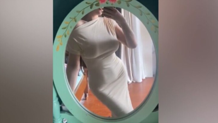 “This well-behaved mirror is just too crazy!”