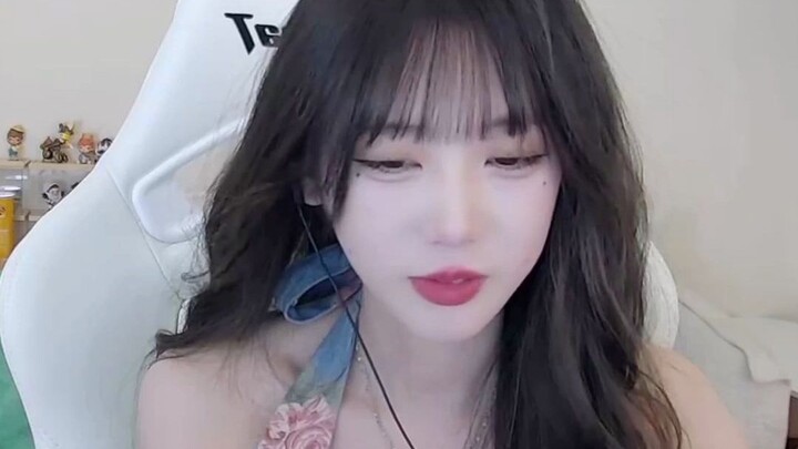 Nhảy Hàn Quốc dễ quá đi thôi, cô nàng được mệnh danh là “tiểu IU”!