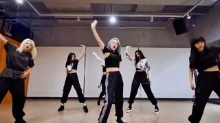 EVERGLOW cover BTS Dope! Tarian Boyband Keren Sekali!