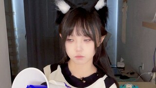 别让她演傻子了太像了