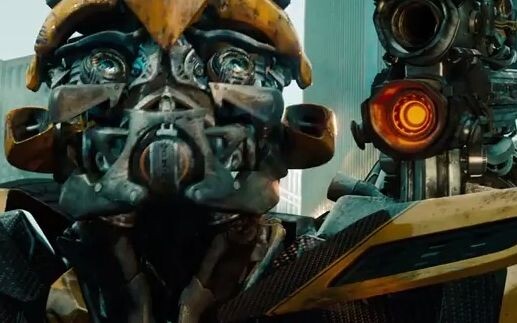 Soundwave กำลังจะสังหาร Bumblebee แต่เขากลับถูกฆ่าแทน และ Bumblebee ก็ยิงหัวของเขาขาดด้วยการยิงเพียง