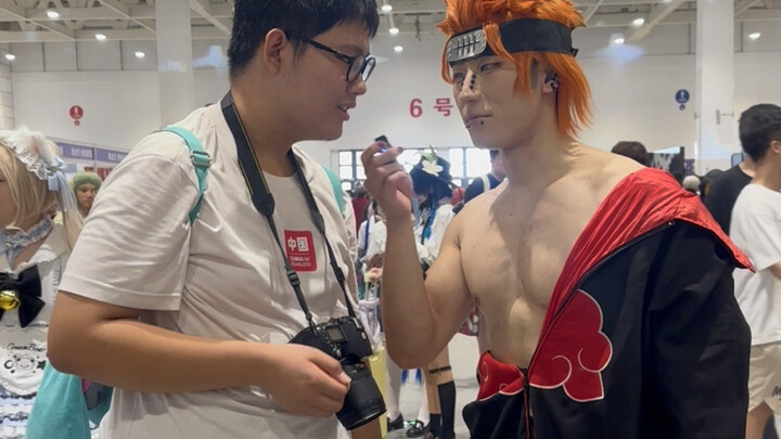 Comic Con Interview: Is There Love in the Cosplay Community?