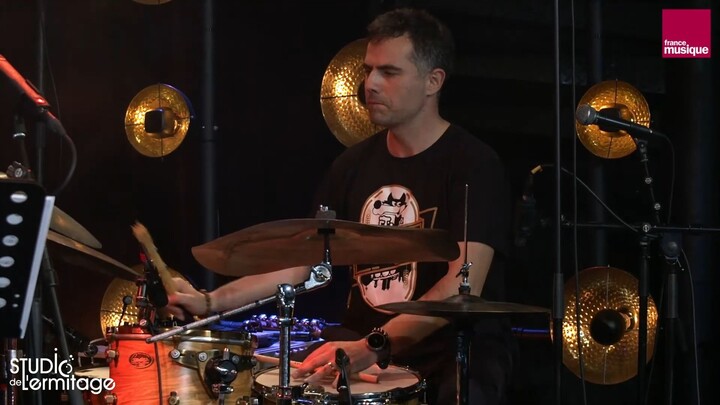 塞尔詹·伊万诺维奇模块乐团 feat 魔法马利克 - 《菲菲》 (现场版)