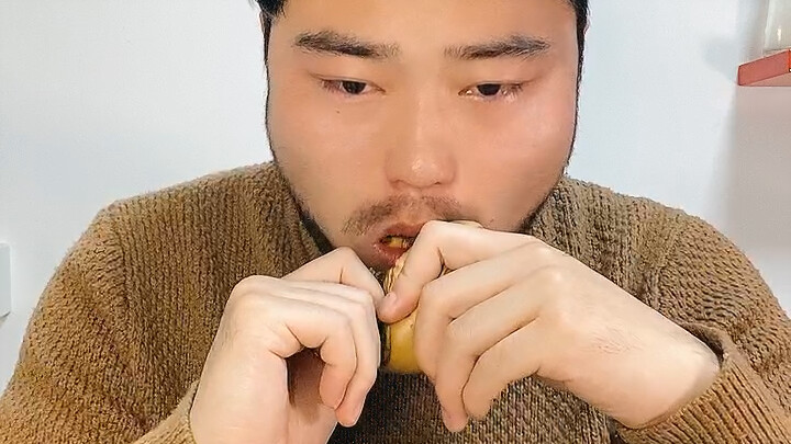 เทียนเซี่ยอู๋เจวี๋ย – หลิวรั่วหยิง ฉากนี้ทั้งกินไปทั้งร้องไห้ แสดงยากมาก
