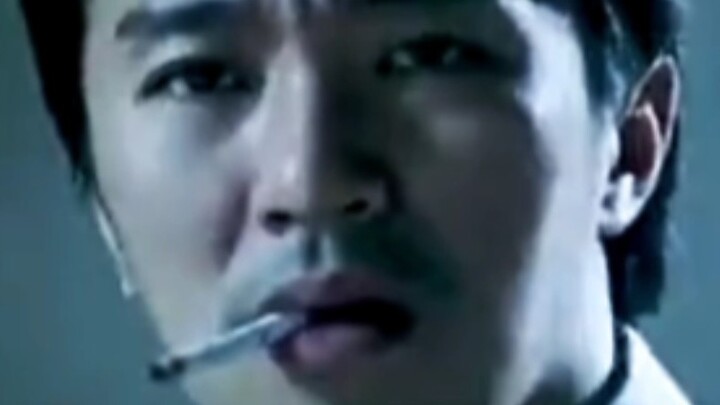 Stephen Chow tells us not to sign documents without reading them clearly, otherwise the consequences