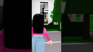 KAREN HIDES SOMETHING FROM THE POLICE AND IT HAPPENS IN ROBLOX 🙏🏻 #shorts #roblox