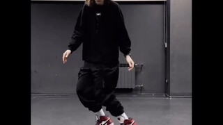 用身体每个关节跳迈克尔杰克逊《利比里亚女孩》!