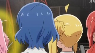 The scumbag Pochi who wants to quit her job as soon as she has money!