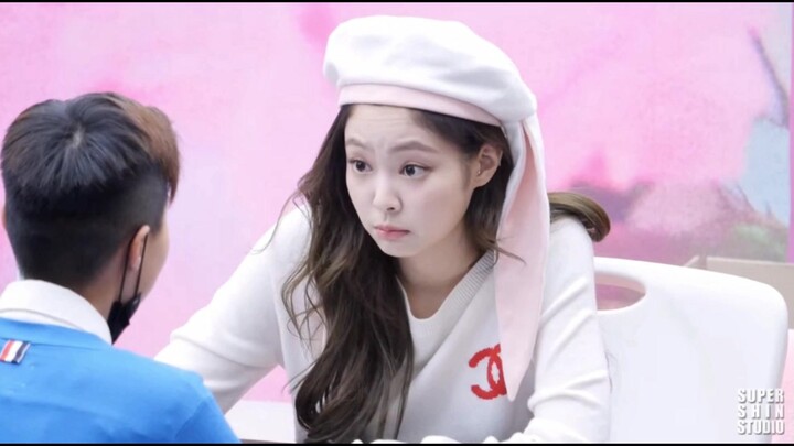 【JENNIE】จีนนี่ถูกแฟนๆ แซวจนสีหน้าหลากหลายมาก! ภาพจากงานเซ็นลายเซ็น