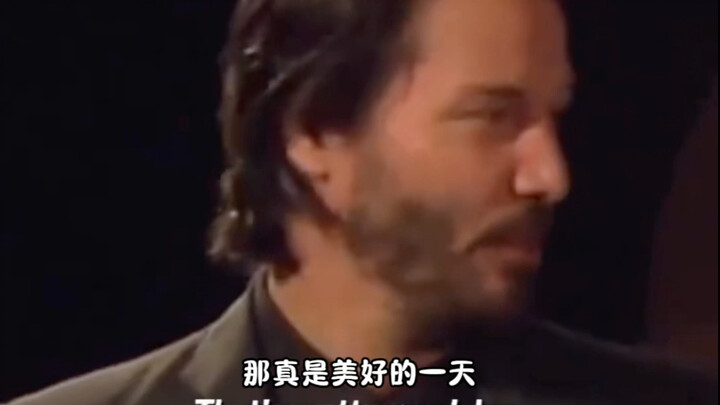 Dia benar-benar suka naik motor.