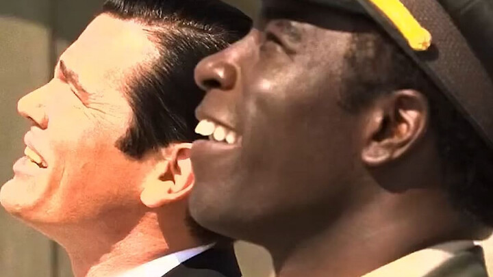 عاد إلى الماضي ورأى شريكه.