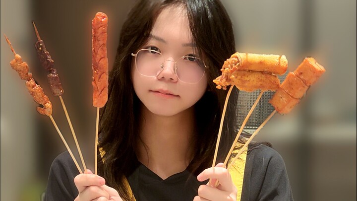 【ลูกชิ้นทอดเสียบไม้】ของกินยามดึกต้องจัดตอนเที่ยงคืนนี้เลย