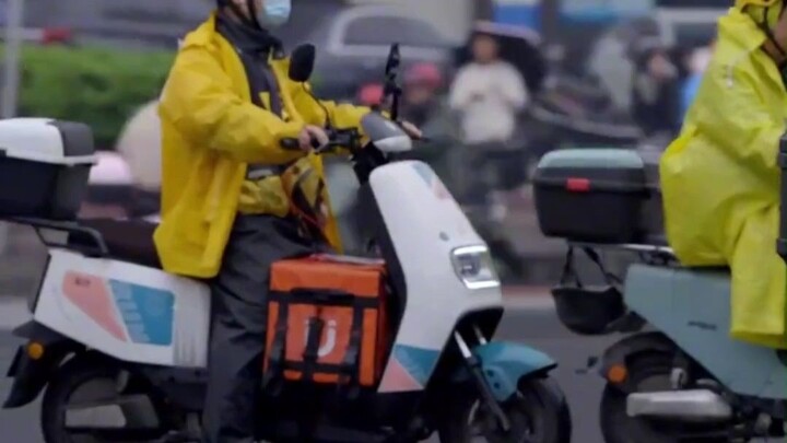 โก่วหมิงใช้ชานม 32 แก้วทำโฆษณาที่ทรงประสิทธิภาพที่สุด