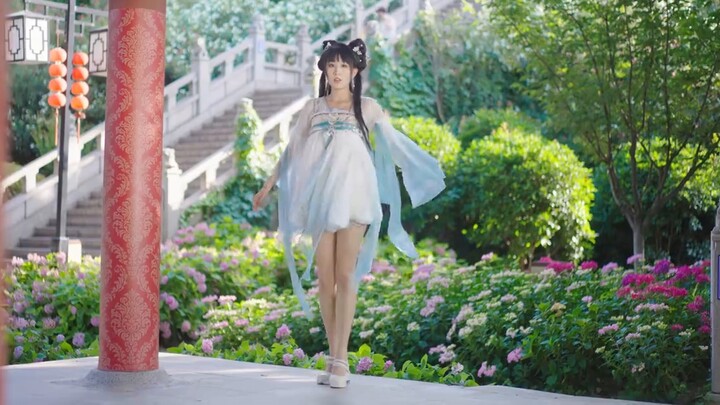 I write a piece of love letter to you~Whose little girl is so sweet! [Xiyu]