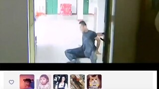 Đôi mắt của người phụ nữ này rất ẩm ướt