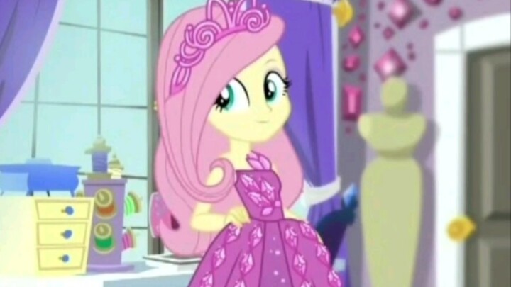 [mlp] [eqg] Fluttershy con người mặc bao nhiêu bộ quần áo? Video này cho bạn biết