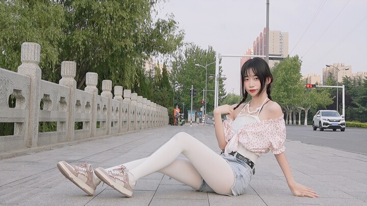 Cô gái ngọt ngào đang đến ⌯>ᴗo⌯ಣ Boogie Up Bạn có thấy điều này ngọt ngào không?