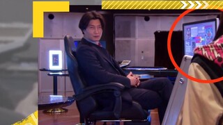 Episode ketiga The Outsider menampilkan kembalinya Tachibana-senpai! Apakah dia mempelajari kartu DC