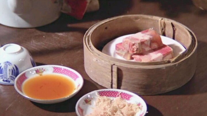 Qianlong visited Yangzhou for morning tea, only to find that the teahouse didn’t sell tea—tea came w