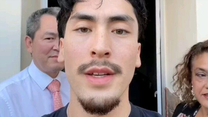 When the blogger's dad is Chinese and mom is Colombian, Ajin—if they start arguing, it's like…