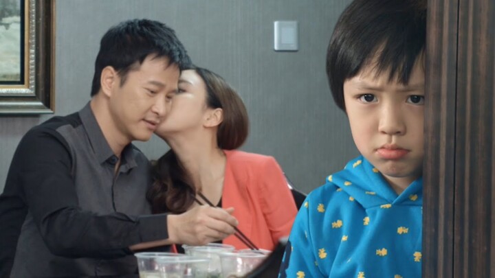 The kid saw his dad kissing anther woman at home! Then he pranked them to avenge his poor mom!