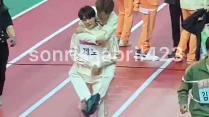 191216 Idol Sports Festival NCT DREAM | The No. 1 Pet Lover Lee Jeongwoo — Puppy and Kitten Stacking