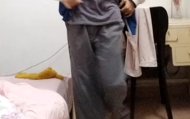 Saya jarang menari sejak sekolah dimulai. Saya akan menari di akhir pekan dan merekamnya.