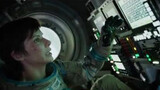 Gravity | Ryan Can't Read The Chinese Words On Spacecraft's Monitor