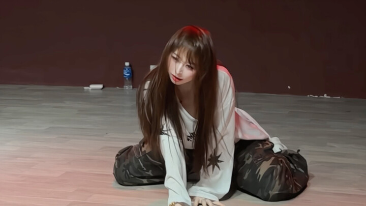 Đừng để mày chửi đã nhé… dojacat-paintthetownred – Biên đạo bởi Tiểu Cát