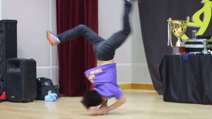 Động tác hip-hop này là động tác hay nhất trong chương trình